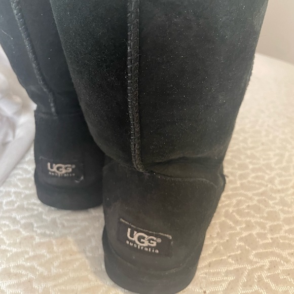 Black Standard Length Ugg Boots - Picture 6 of 6
